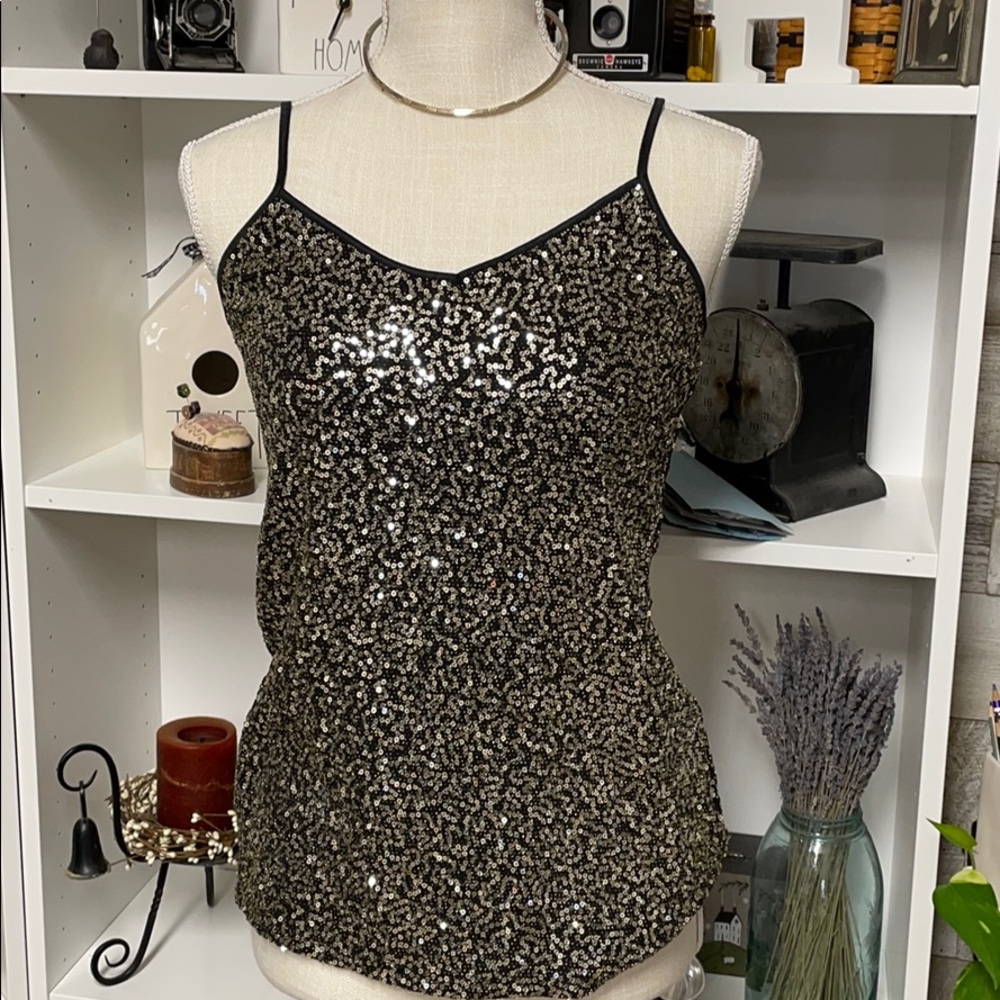 Sequin tank
